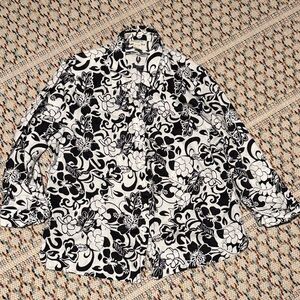 100% Linen Deana& White Black and White Floral Blouse